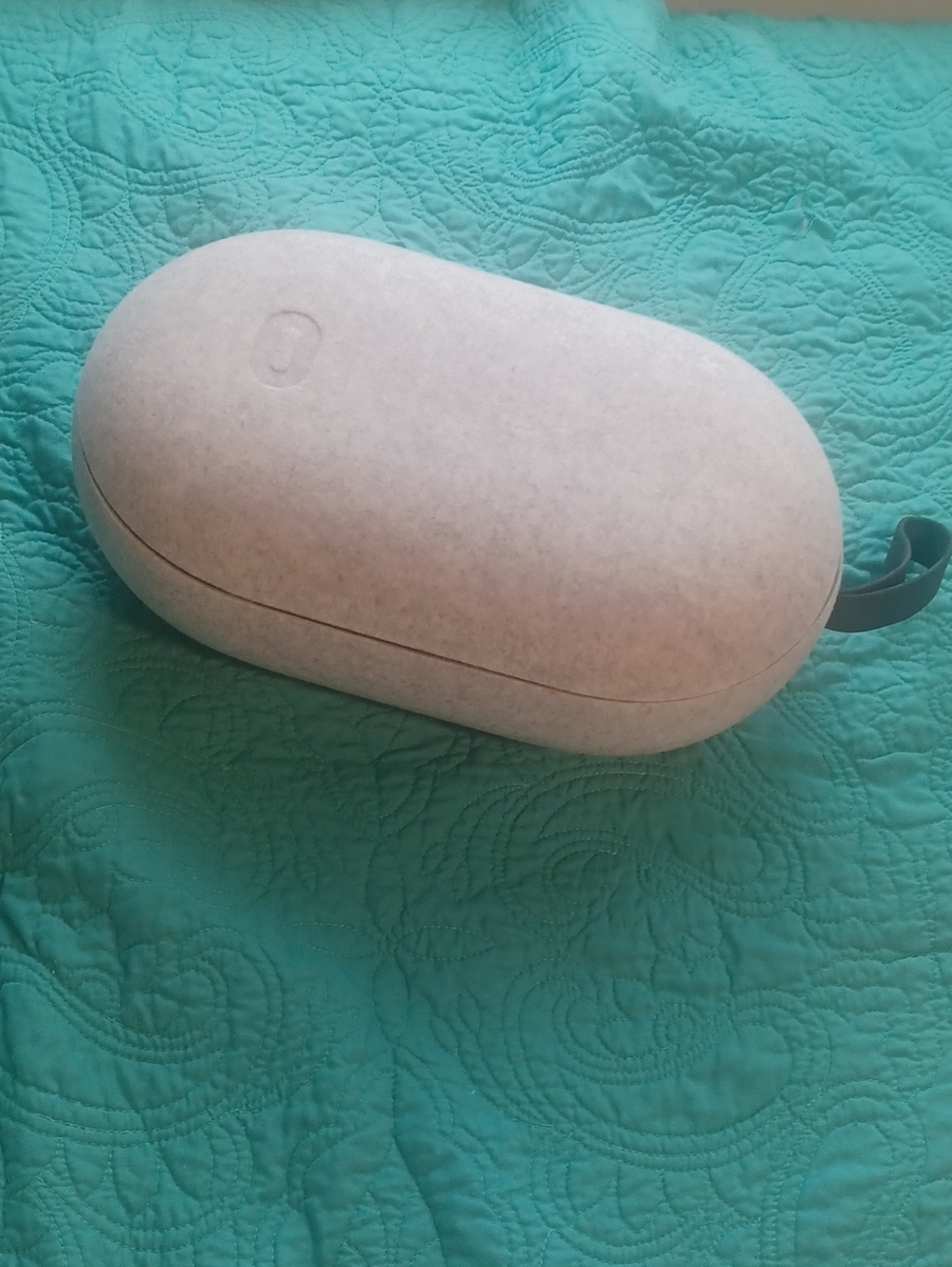 Oculus Quest 2 Case, Gray Felt, Unused